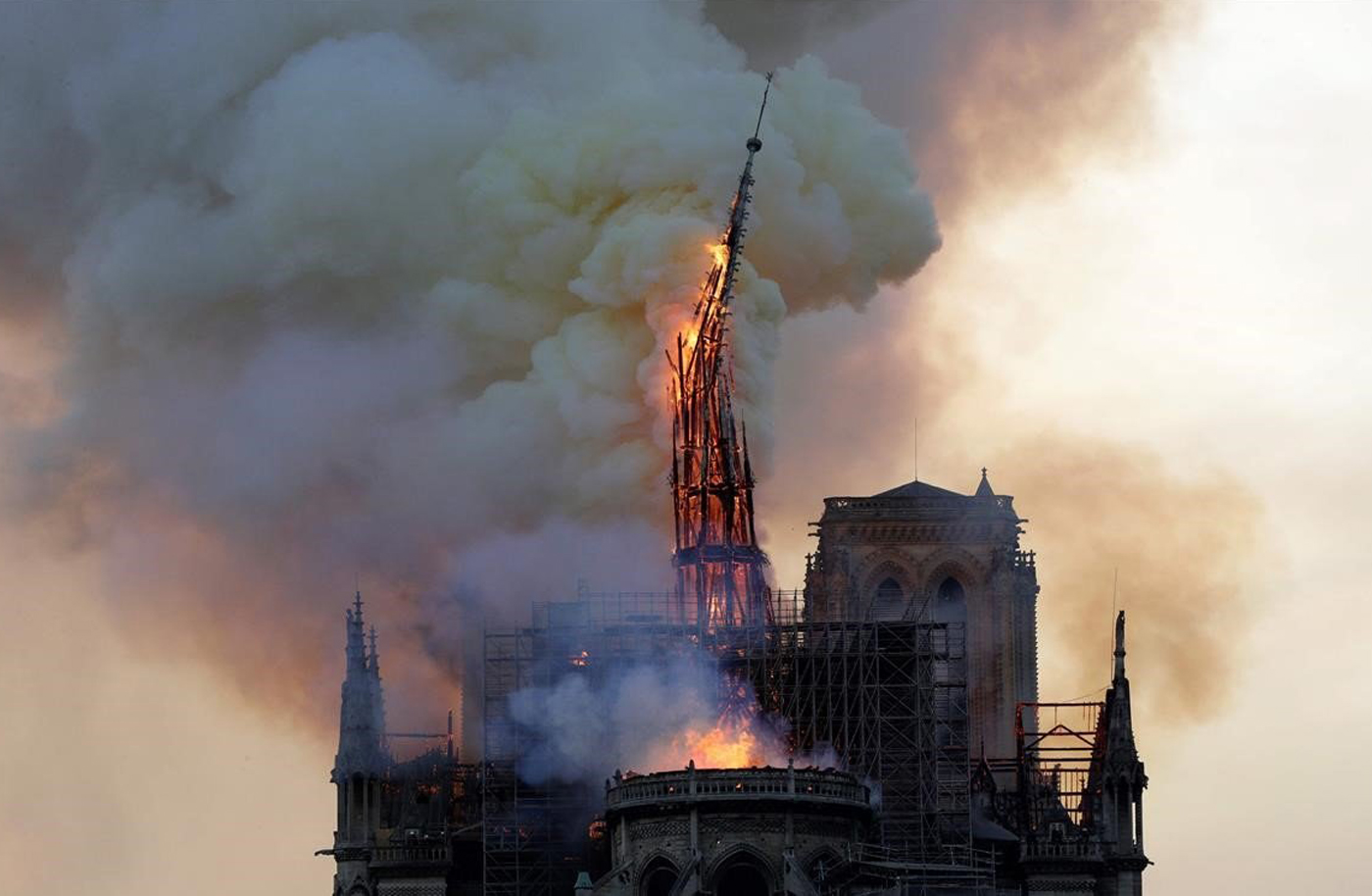 Arde y no se quema. Sobre el incendio en Notre Dame y el papel de la arquitectura