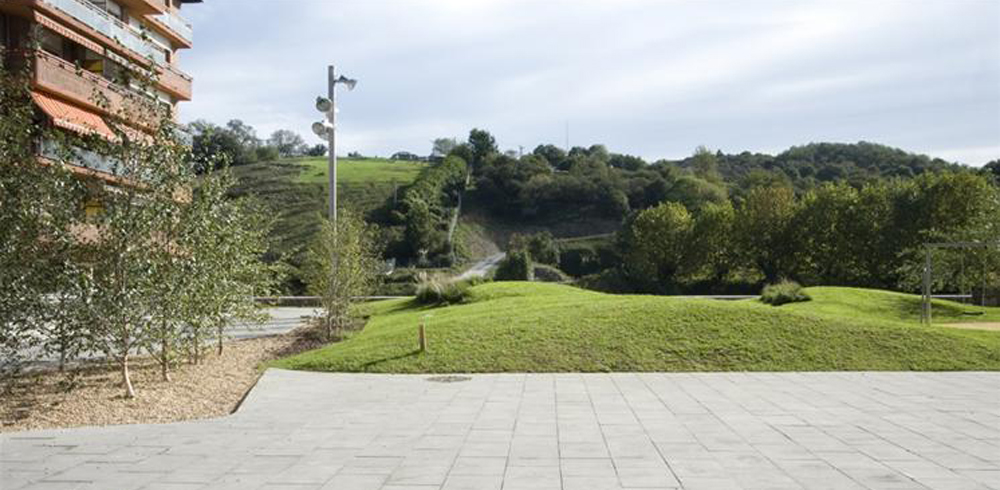 Urbanización de la Plaza Atari Eder