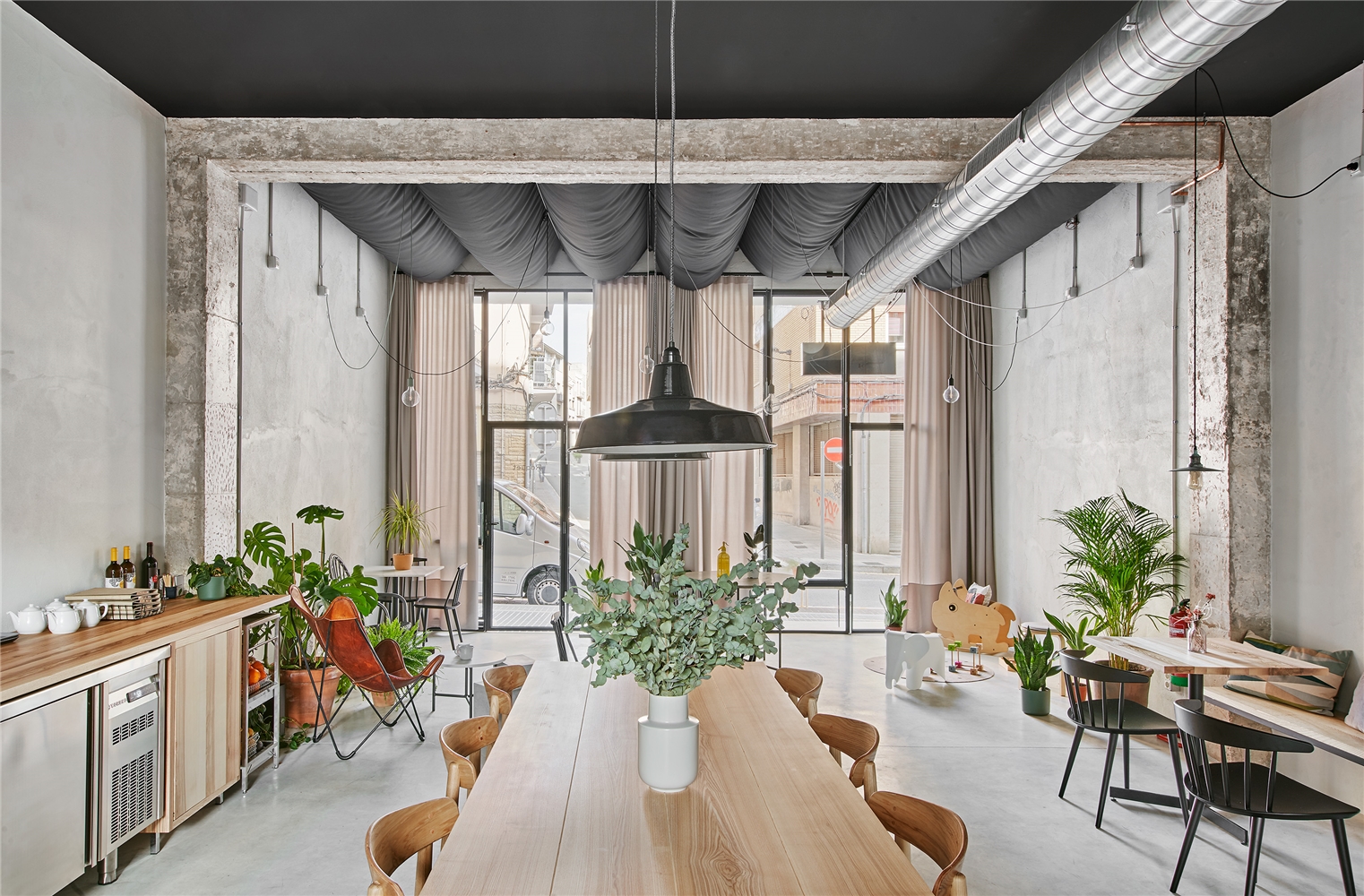 Nuevas sinergias en el barrio. Cafè Roquet espacio gastronómico