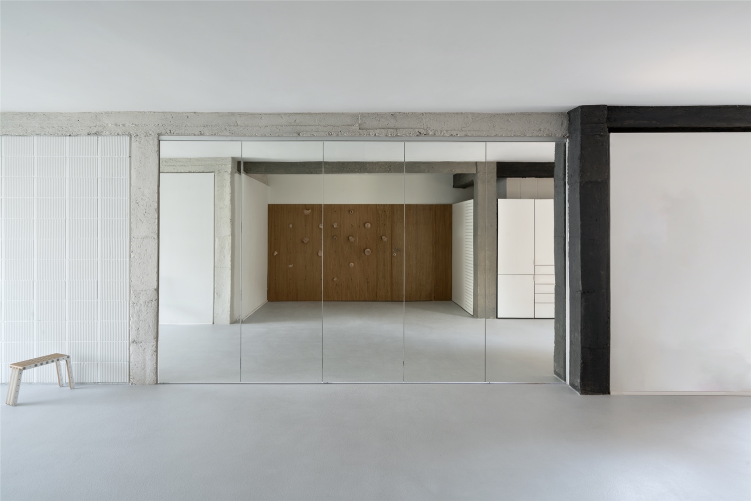NON—BINARY Cross Space III